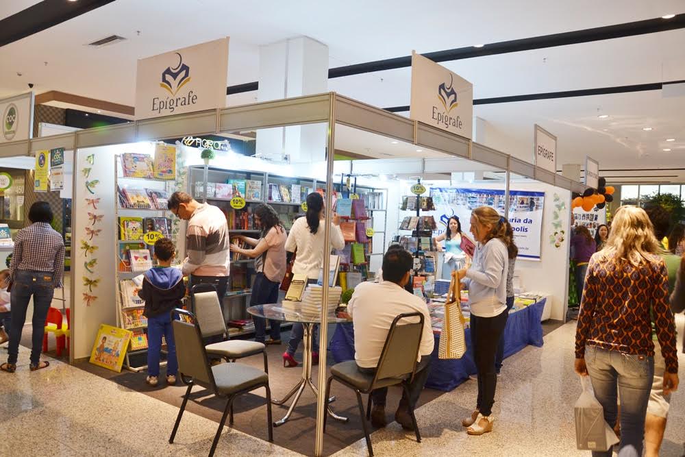 feira-do-livro-2016-adriana-2