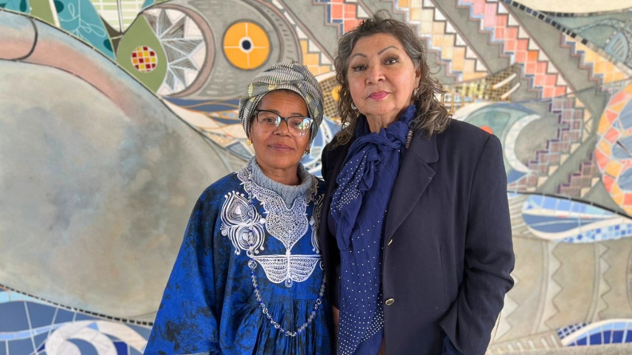 À esquerda, Mãe Ângela, e à direita, Mãe Amanda, integrantes da Comissão Organizadora da Festa de Iemanjá. Créditos: Itaipu Parquetec.